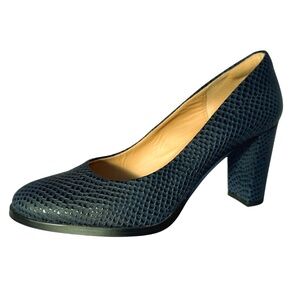 EUC Clarks Dark Blue Grey Pumps Sz 7